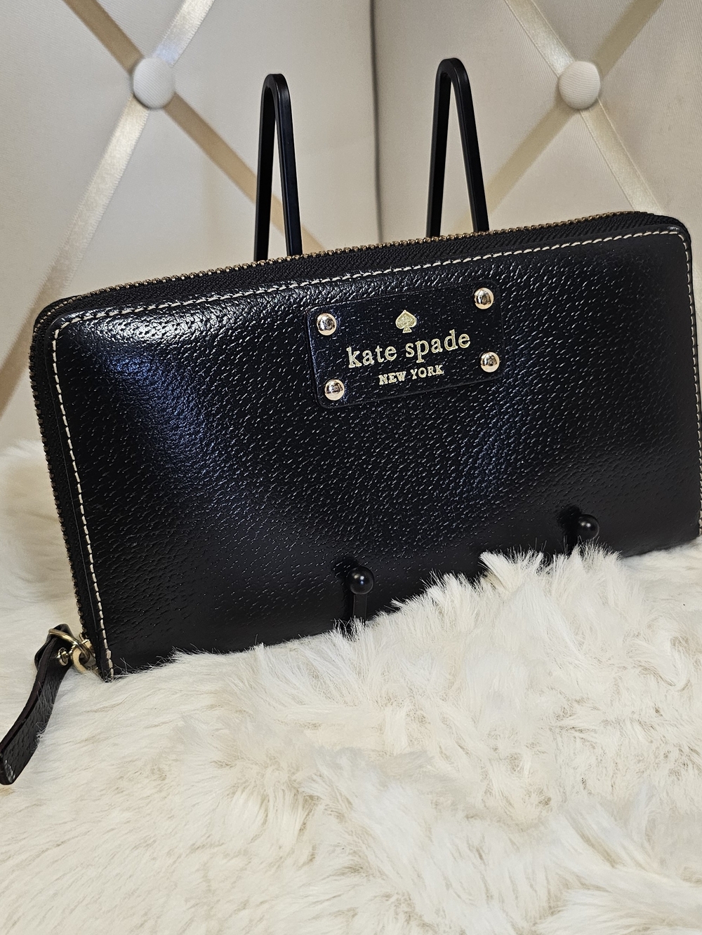 kate spade New York Black Leather Zip Wallet